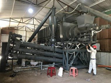 Thi công lắp đặt thiết bị và bảo trì các cơ cấu chuyển động của hệ thống lò cacbon hóa công nghiệp