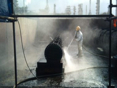 Làm sạch bên ngoài bằng tia nước áp lực cao Thiết bị trao đổi nhiệt dạng ông chùm